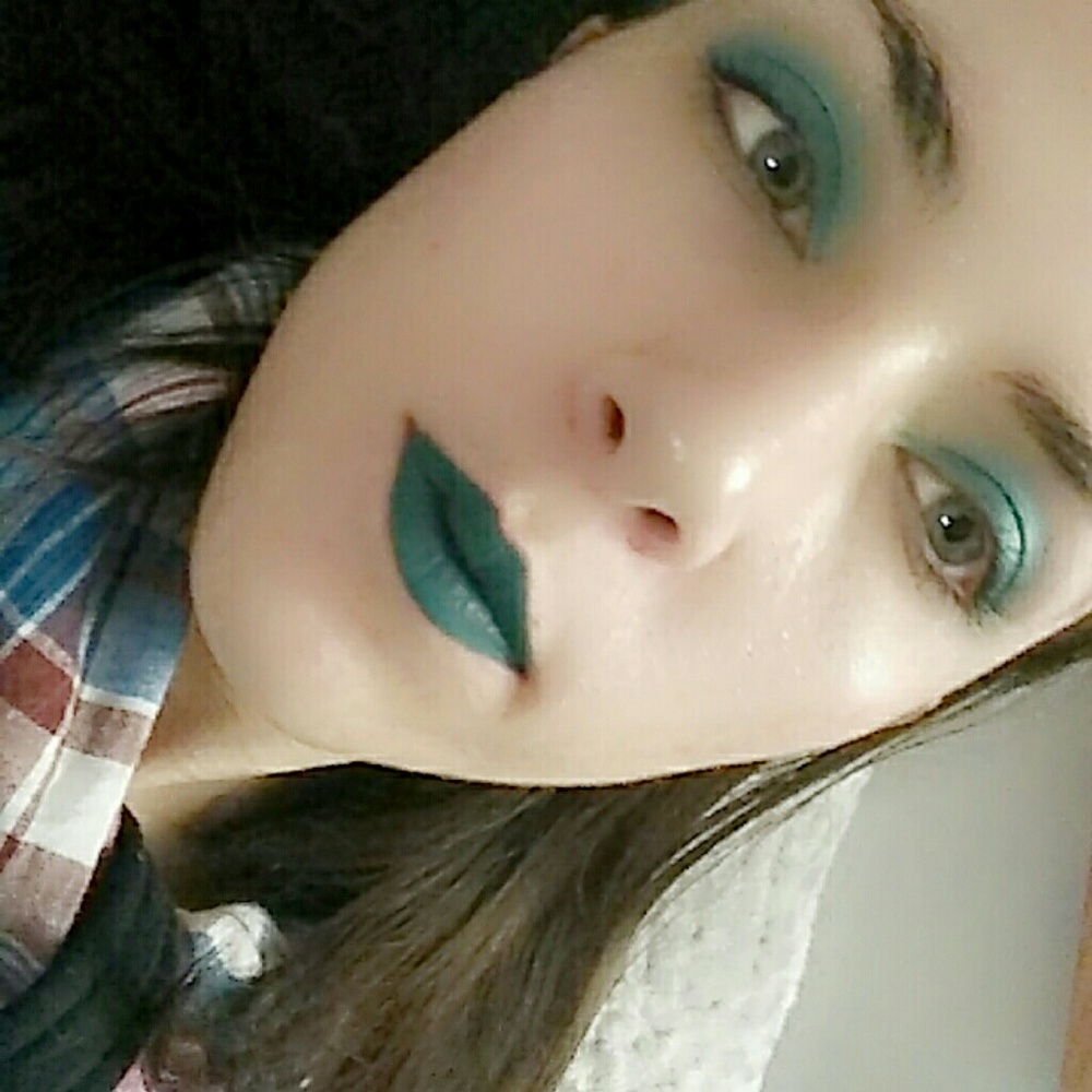 Meet your Posher, Julia